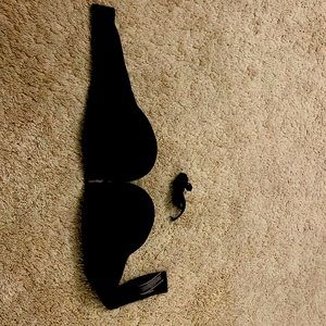 Victoria’s Secret Bombshell Push up Strapless Black Bra (Strap included)